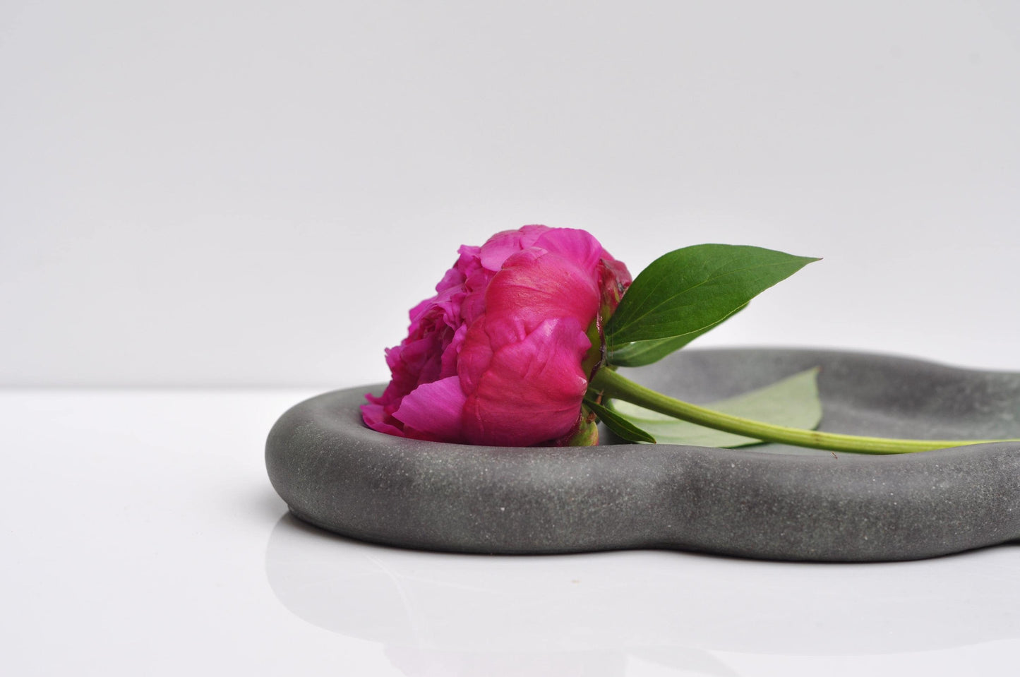 Handmade Concrete Tray: Anthracite Grey & Green Decorative Dish