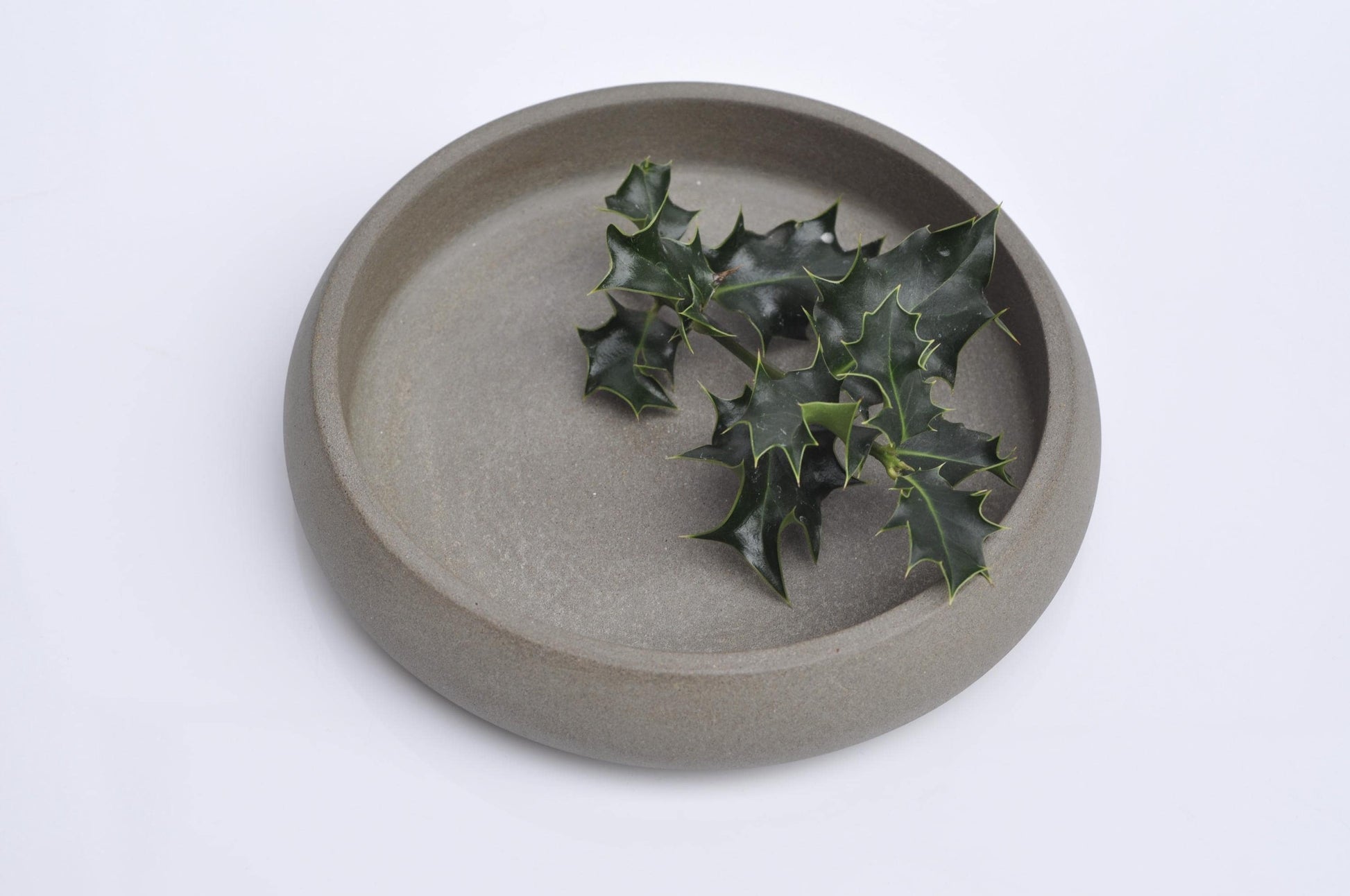 Industrial-style handmade concrete key bowl