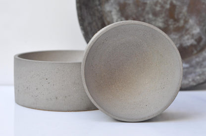 Cylinder concrete bowl for coins