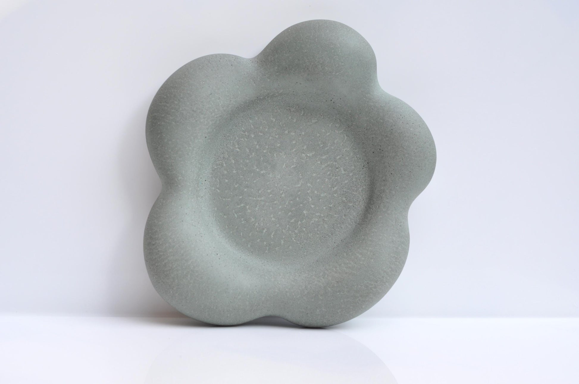 Flower concrete catchall tray for keys or jewellery