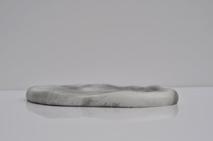 IRHANDMADE REGULAR CONCRETE TRAY - STEEL GREY AND WHITE