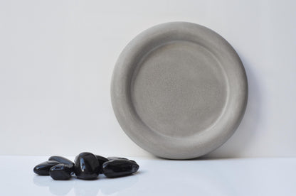 HANDMADE ROUND CONCRETE TRAY - GREY