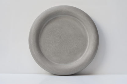 HANDMADE ROUND CONCRETE TRAY - GREY
