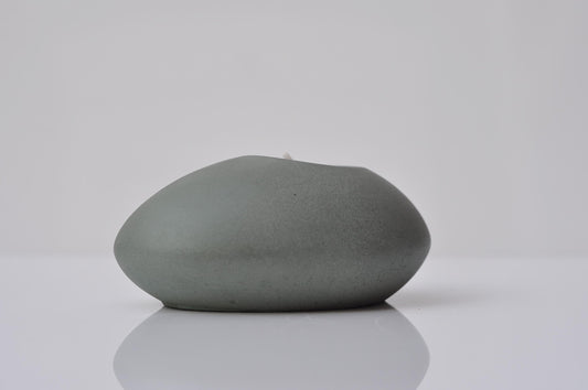 HANDMADE CONCRETE PEBBLE TEALIGHT HOLDER - GREY GREEN