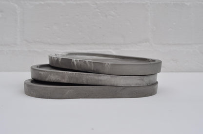 HANDMADE OVAL CONCRETE TRAY - GREY AND WHITE