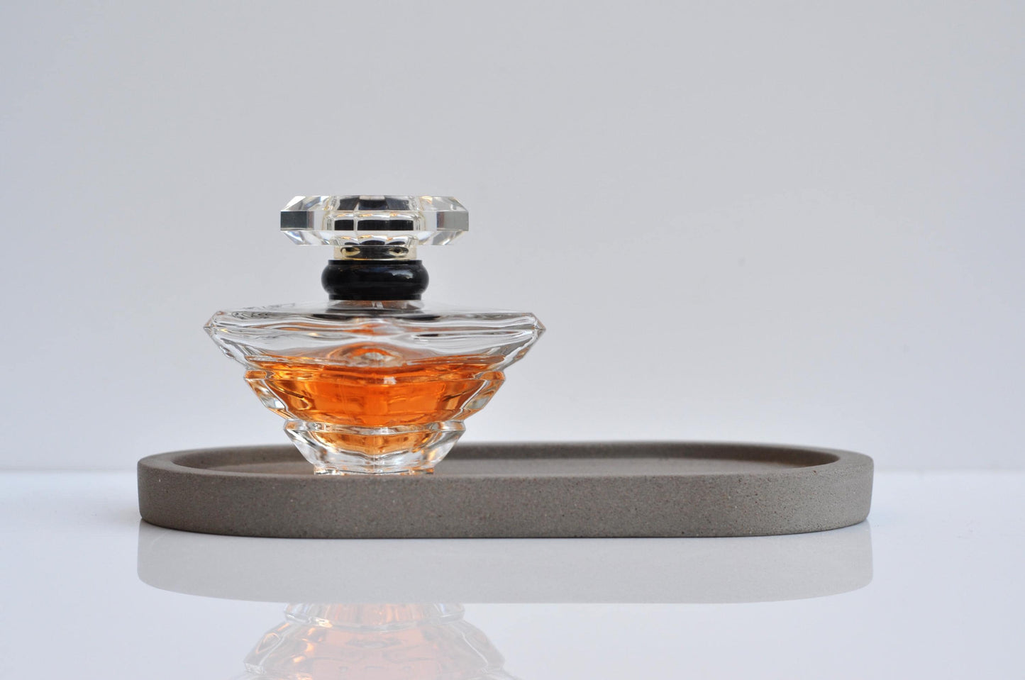 Oval Concrete Tray: Handmade Minimalist Candle Liquid Soap Plate