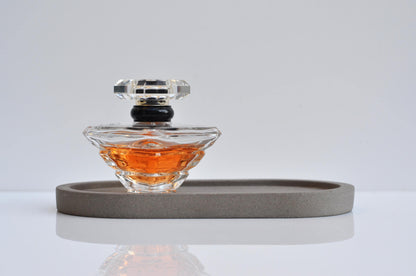 Oval Concrete Tray: Handmade Minimalist Candle Liquid Soap Plate