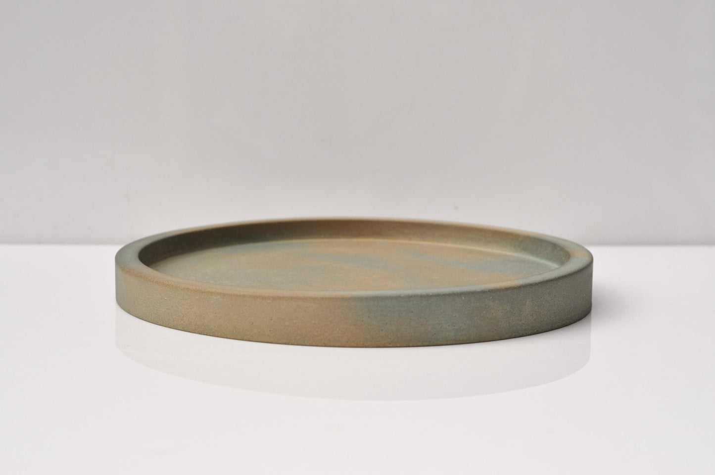 Round Concrete Tray: Modern Minimalist Handmade Candle Plate