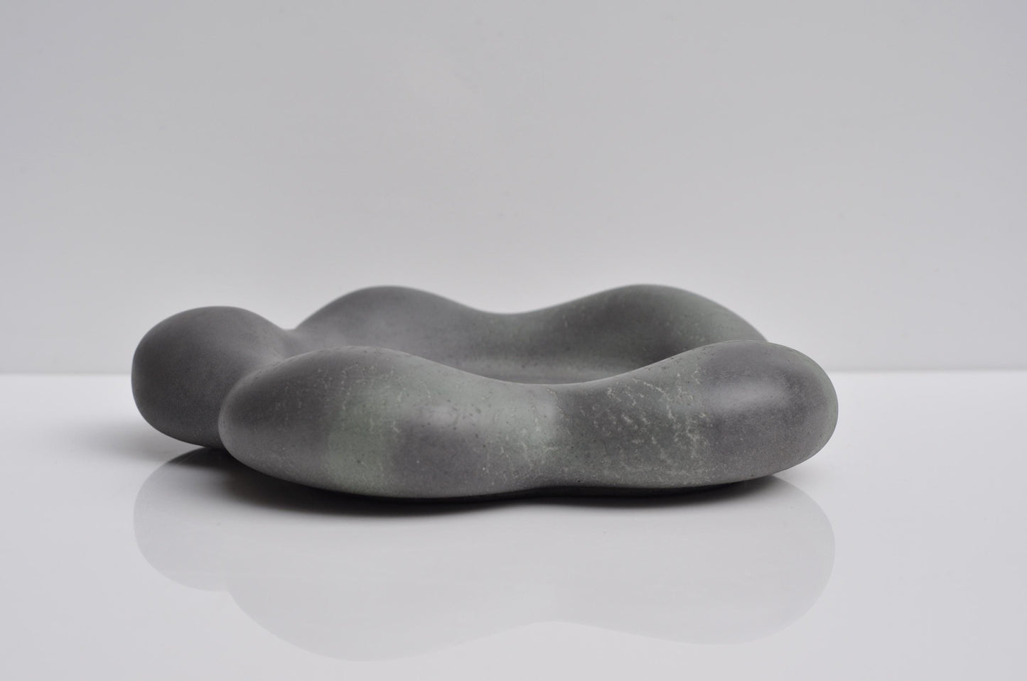 Flower Concrete Key & Jewelry Tray: Pebble Candle Plate