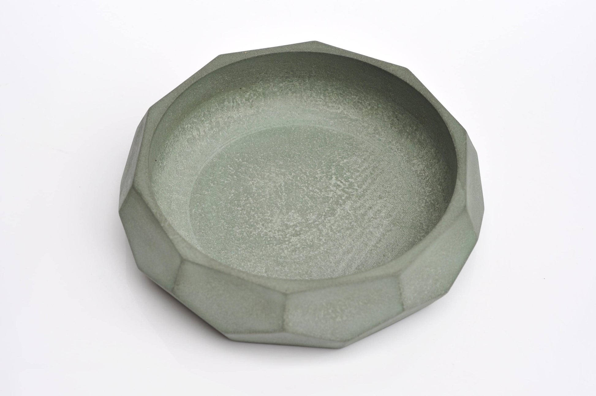Diamond form handmade concrete dish