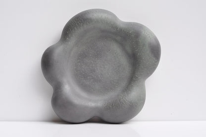 Organic pebble concrete tray for small items