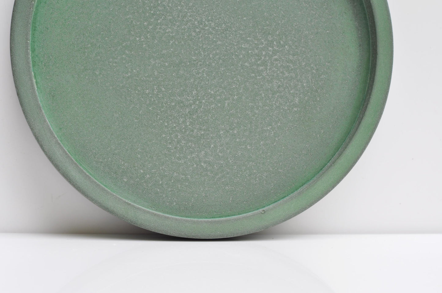 Handmade round tray for candles and accessories